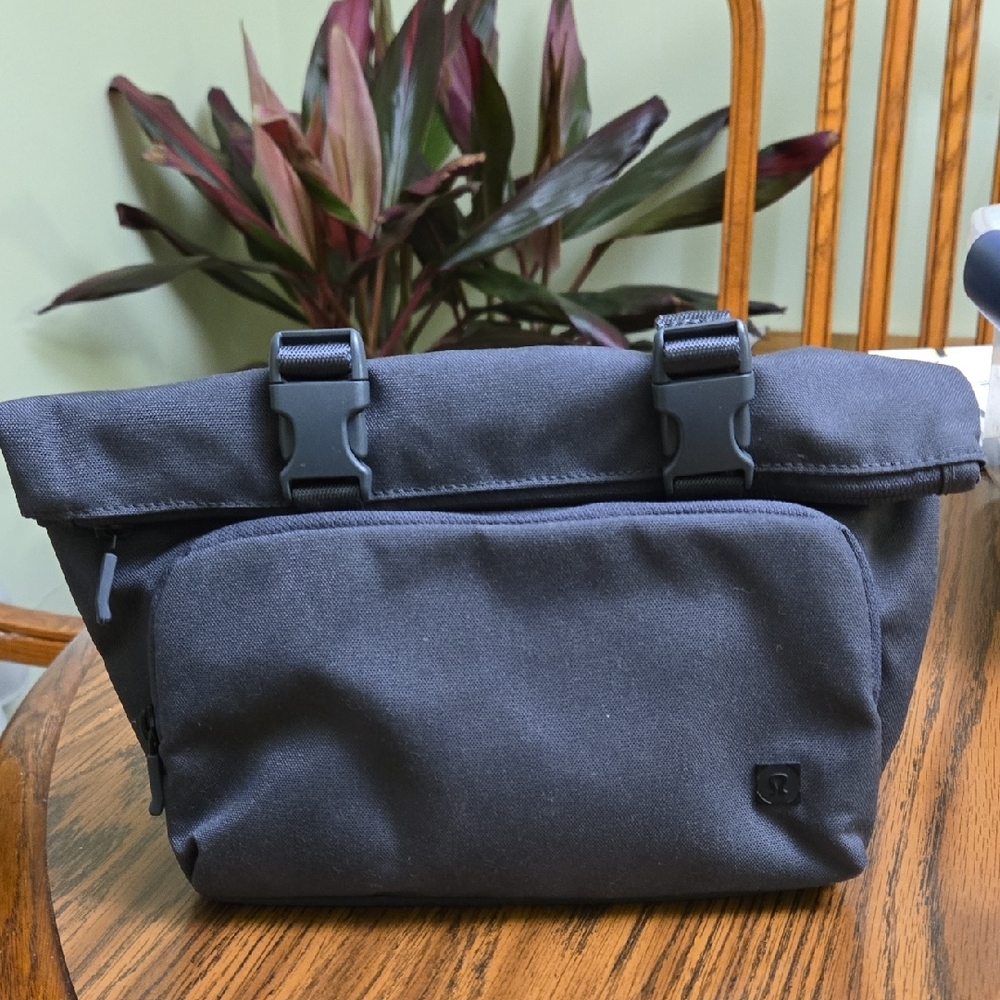 Lululemon toiletry bag